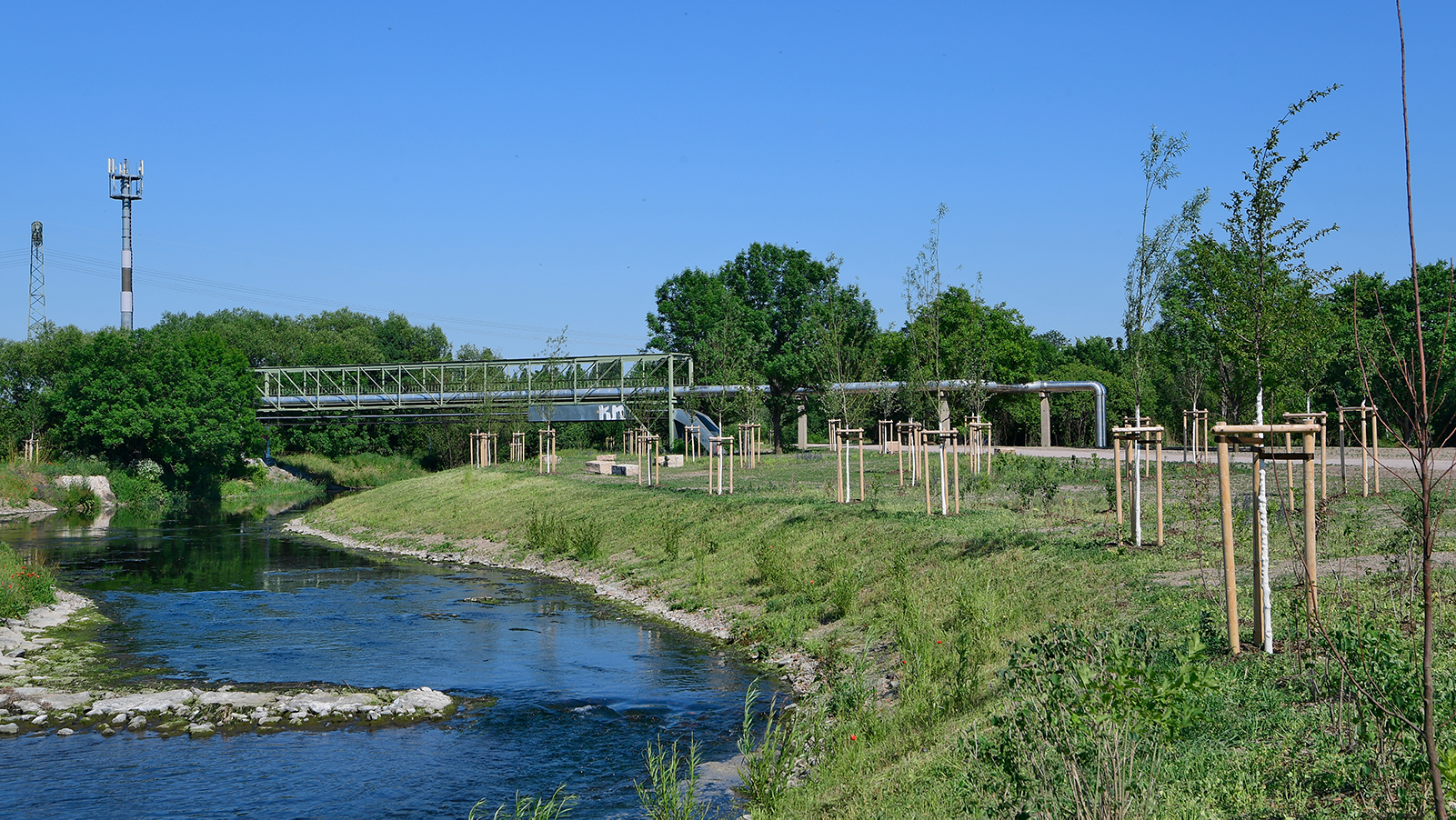 Brücke Gispersleben mit Park